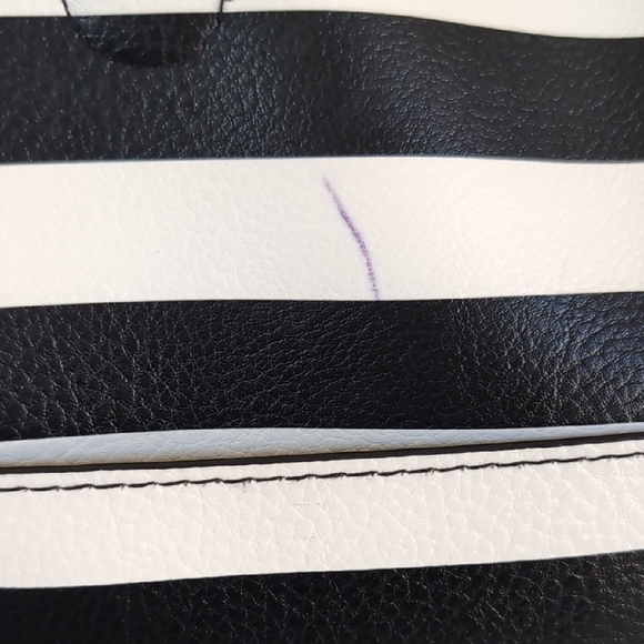 Black and White Striped Tote Bag with Pouch - Picture 5 of 14